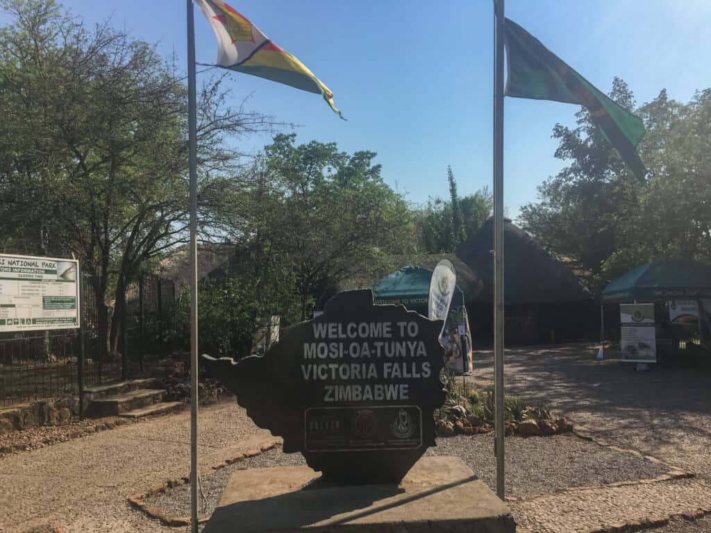 Victoria Falls Pictures - Victoria Falls Entrance-2